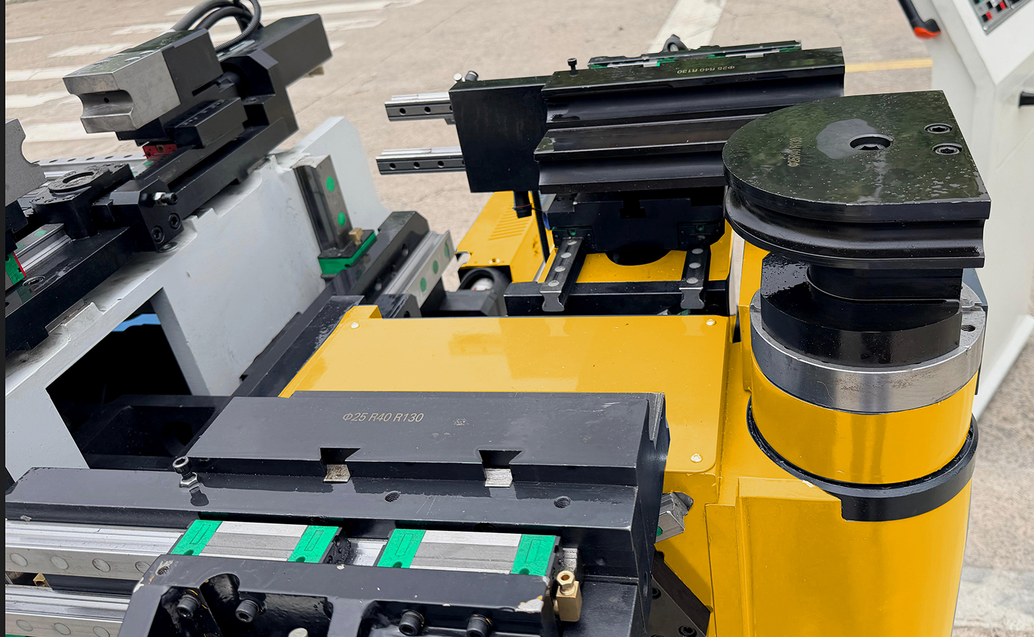 CNC Left & Right Pipe Bending Machine CNC Left & Right Pipe Bending Machine