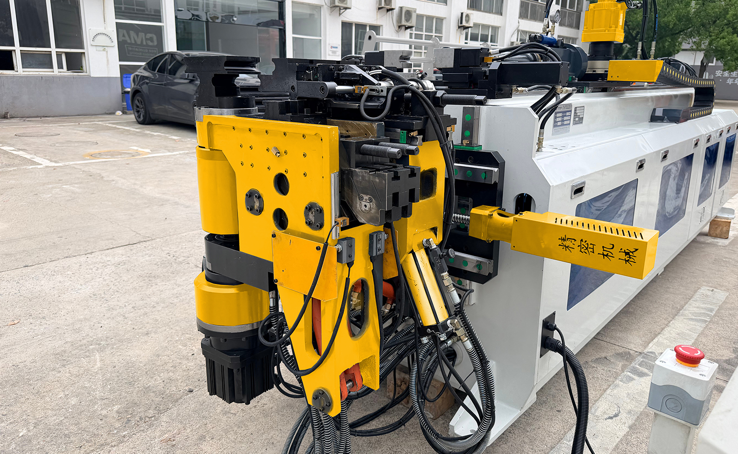 CNC Left & Right Pipe Bending Machine CNC Left & Right Pipe Bending Machine
